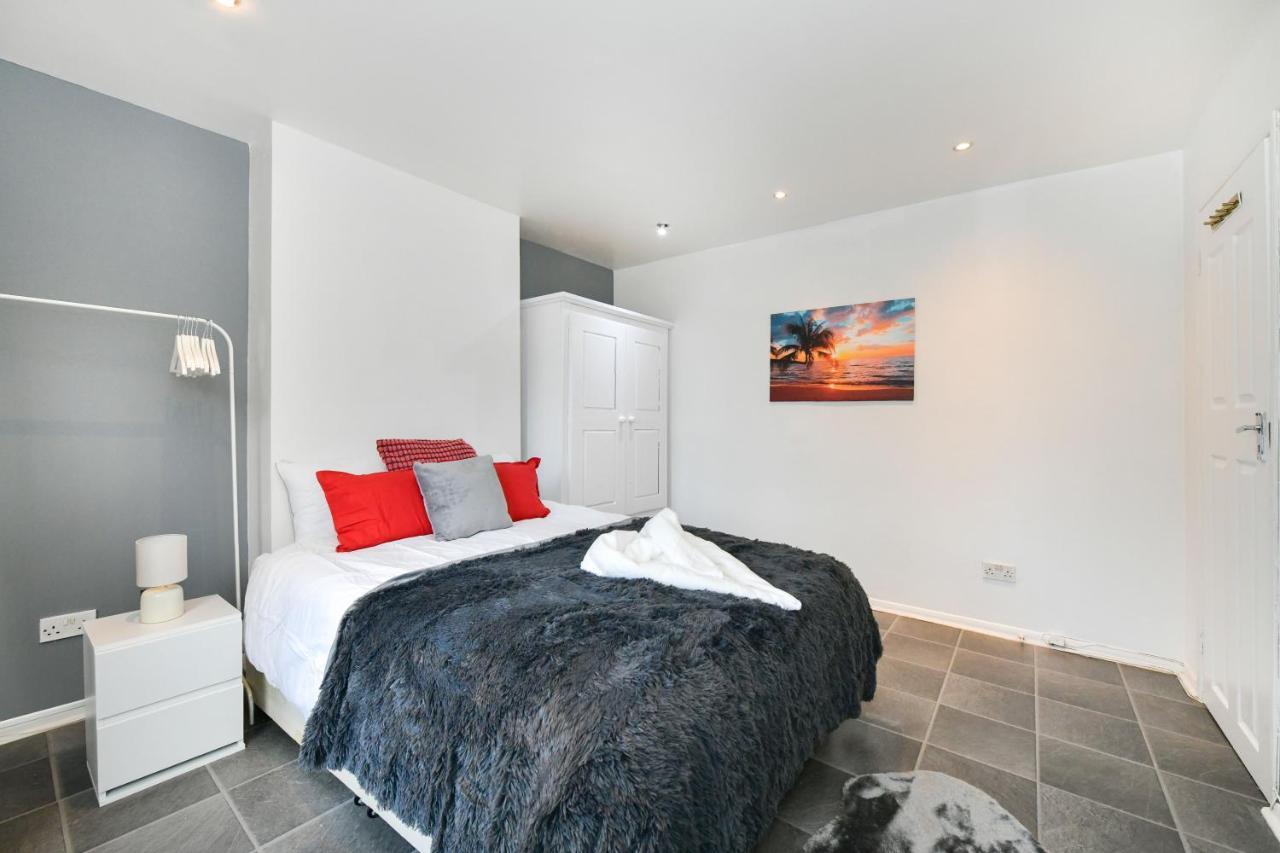 Impeccable 4-Bed House In Brixton London Villa Exterior photo